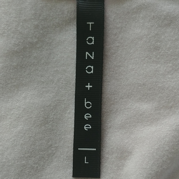 100% Silk top layer, base layer 95% Modal and 5% Spandex top, size L - Picture 8 of 9